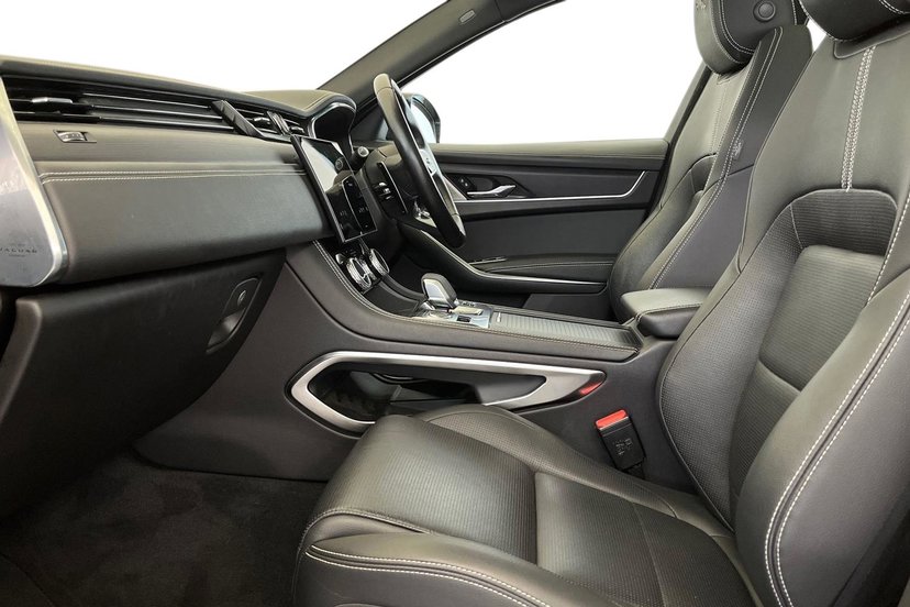 2023 Jaguar F-Pace thumbnail 4