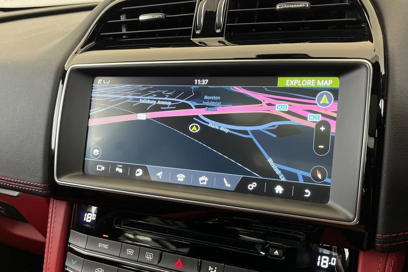 2019 Jaguar F-PACE thumbnail 12