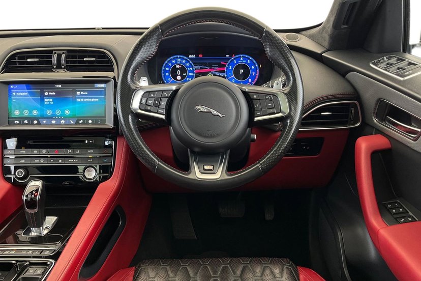2019 Jaguar F-PACE thumbnail 16