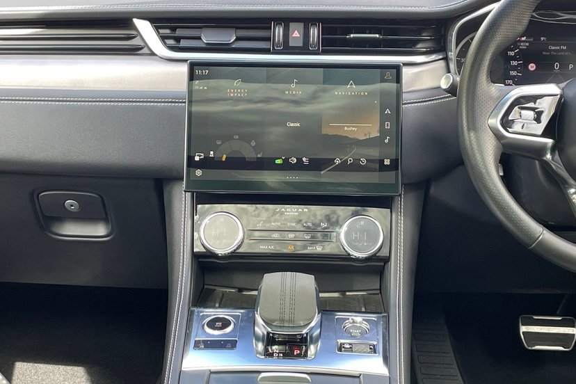 2022 Jaguar F-Pace thumbnail 15