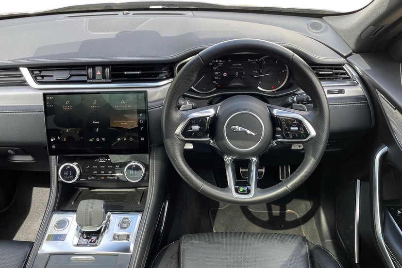2022 Jaguar F-Pace thumbnail 16