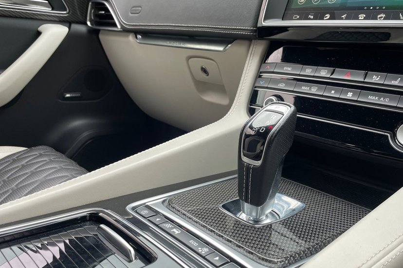 2020 Jaguar F-Pace thumbnail 14