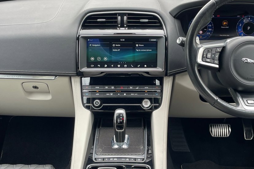 2020 Jaguar F-Pace thumbnail 15