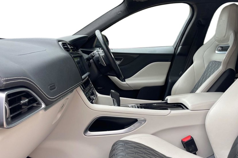 2020 Jaguar F-Pace thumbnail 4