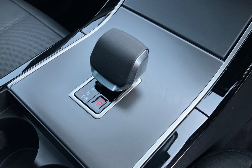 2025 Land Rover Range Rover Velar thumbnail 14