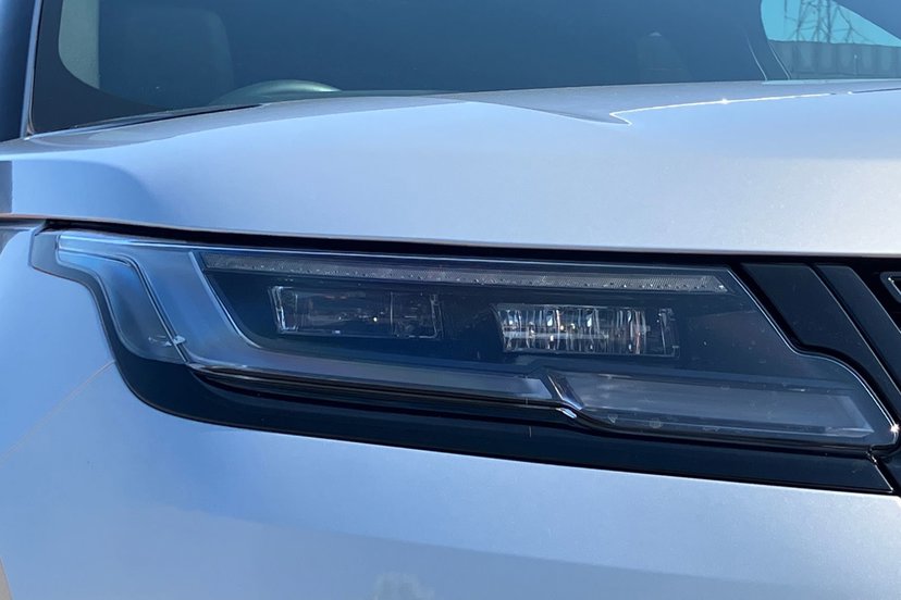 2025 Land Rover Range Rover Velar thumbnail 18