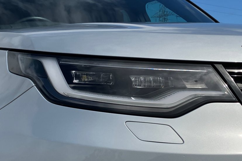 2023 Land Rover Discovery thumbnail 18