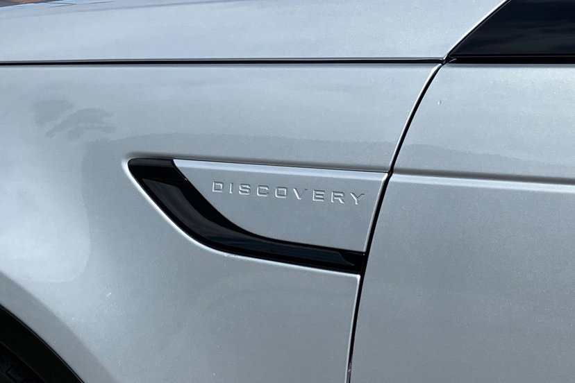 2023 Land Rover Discovery thumbnail 21