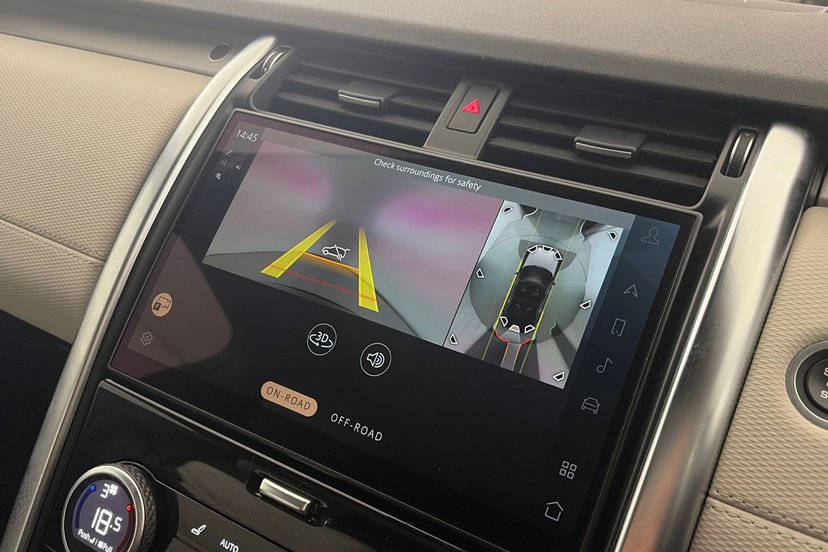 2023 Land Rover Discovery thumbnail 13