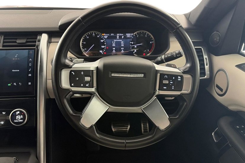 2023 Land Rover Discovery thumbnail 16