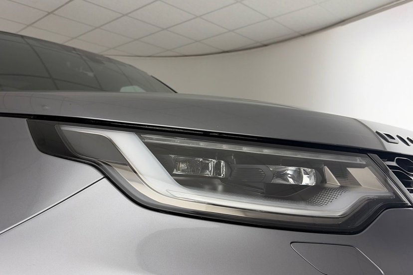 2023 Land Rover Discovery thumbnail 18