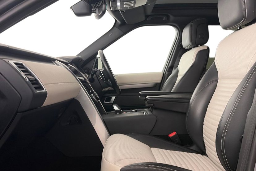 2023 Land Rover Discovery thumbnail 4