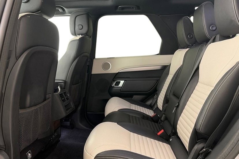 2023 Land Rover Discovery thumbnail 5