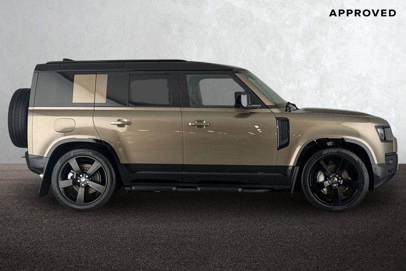 2025 Land Rover Defender thumbnail 6