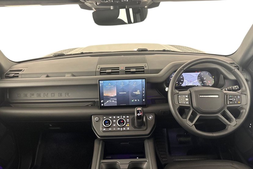 2025 Land Rover Defender thumbnail 10
