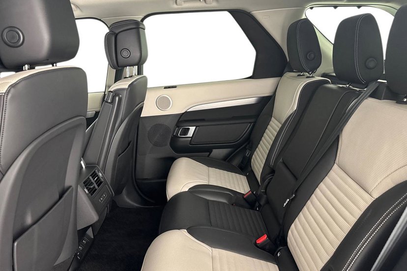 2024 Land Rover Discovery thumbnail 5