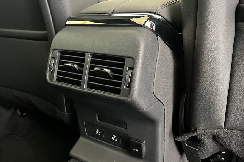 2026 Land Rover Range Rover Velar thumbnail 19