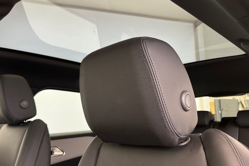 2026 Land Rover Range Rover Velar thumbnail 22