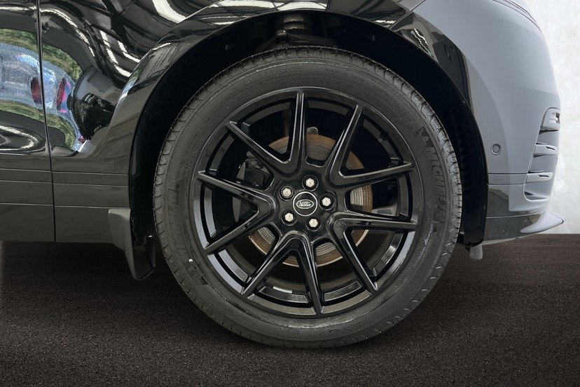 2026 Land Rover Range Rover Velar thumbnail 9