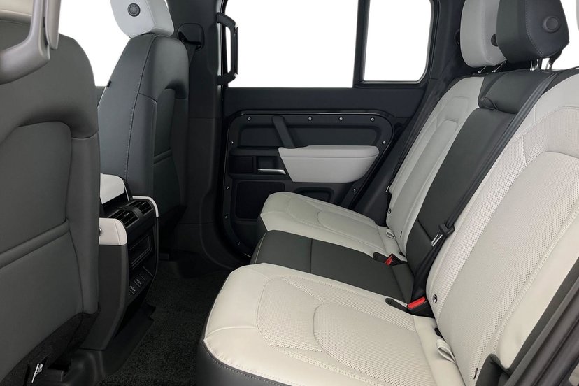2026 Land Rover Defender thumbnail 5