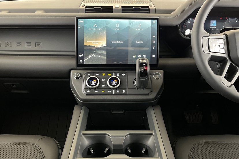 2026 Land Rover Defender thumbnail 15