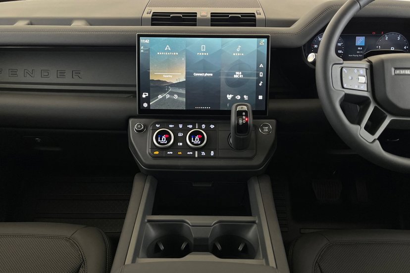 2026 Land Rover Defender thumbnail 15