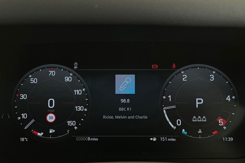 2026 Land Rover Defender thumbnail 17