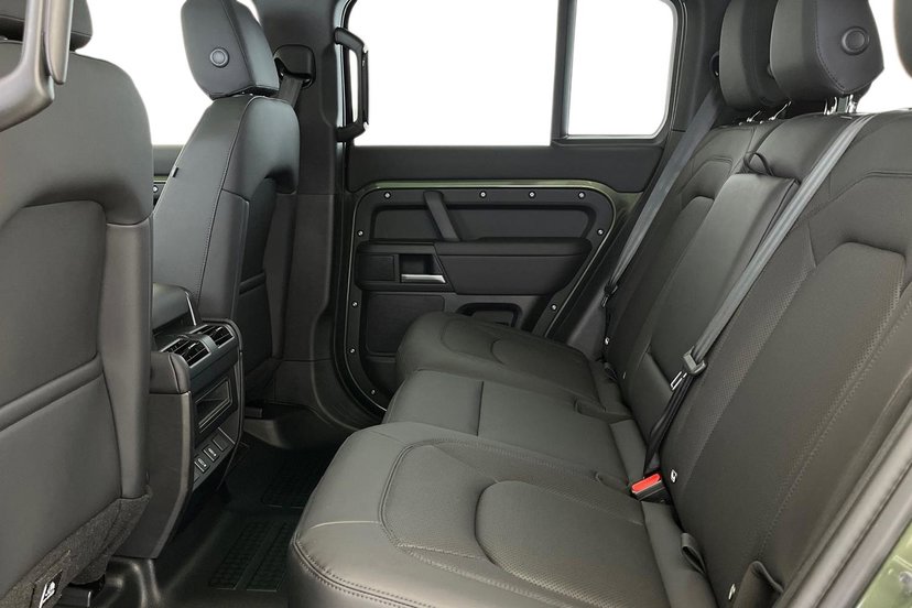 2026 Land Rover Defender thumbnail 5