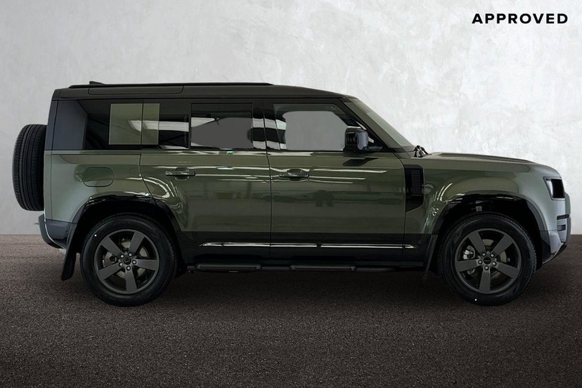 2026 Land Rover Defender thumbnail 6