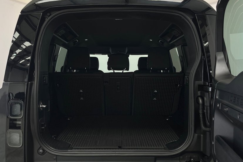 2026 Land Rover Defender thumbnail 11