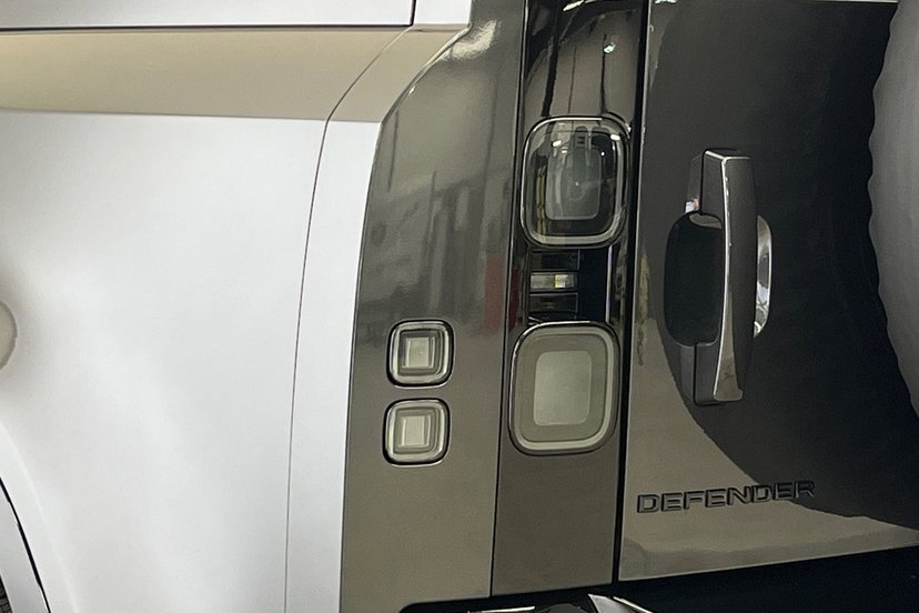 2026 Land Rover Defender thumbnail 20