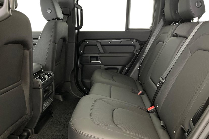 2026 Land Rover Defender thumbnail 5