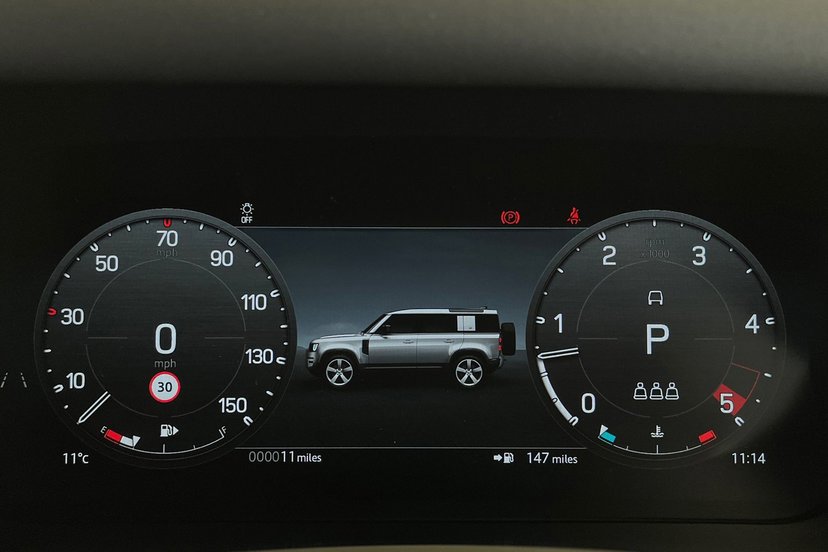 2026 Land Rover Defender thumbnail 17