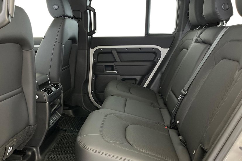2026 Land Rover Defender thumbnail 5