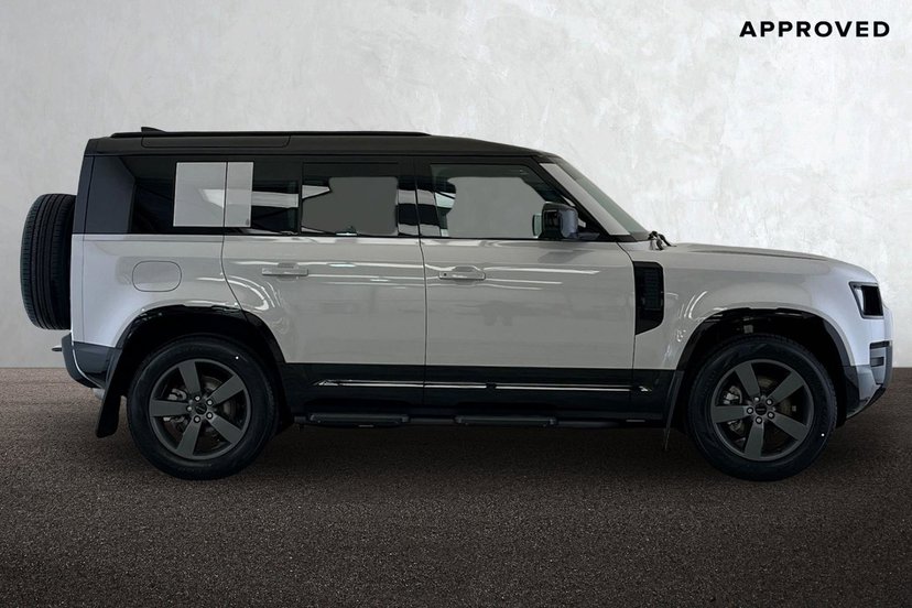 2026 Land Rover Defender thumbnail 6