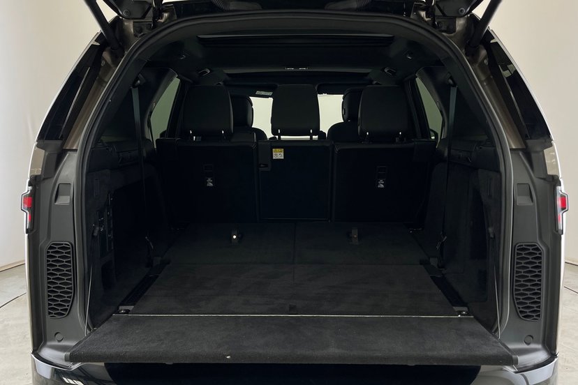2023 Land Rover Discovery thumbnail 11