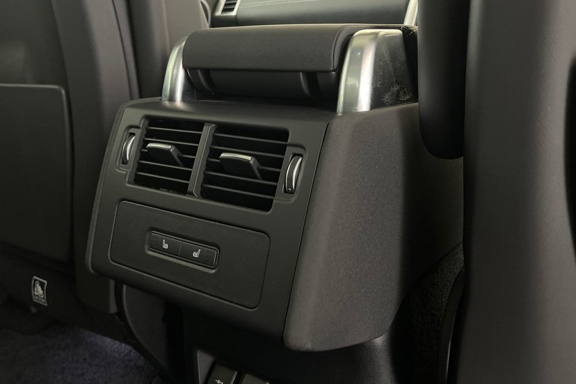 2023 Land Rover Discovery thumbnail 19