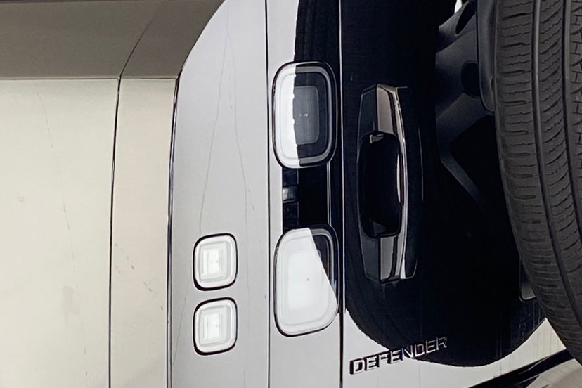 2026 Land Rover Defender thumbnail 20
