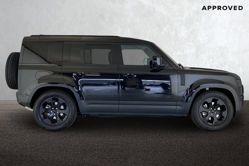 2026 Land Rover Defender thumbnail 6