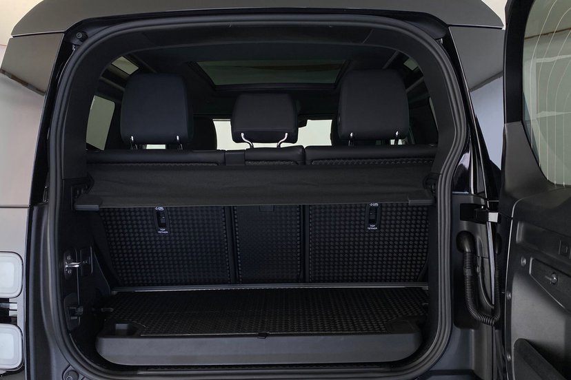 2026 Land Rover Defender thumbnail 11