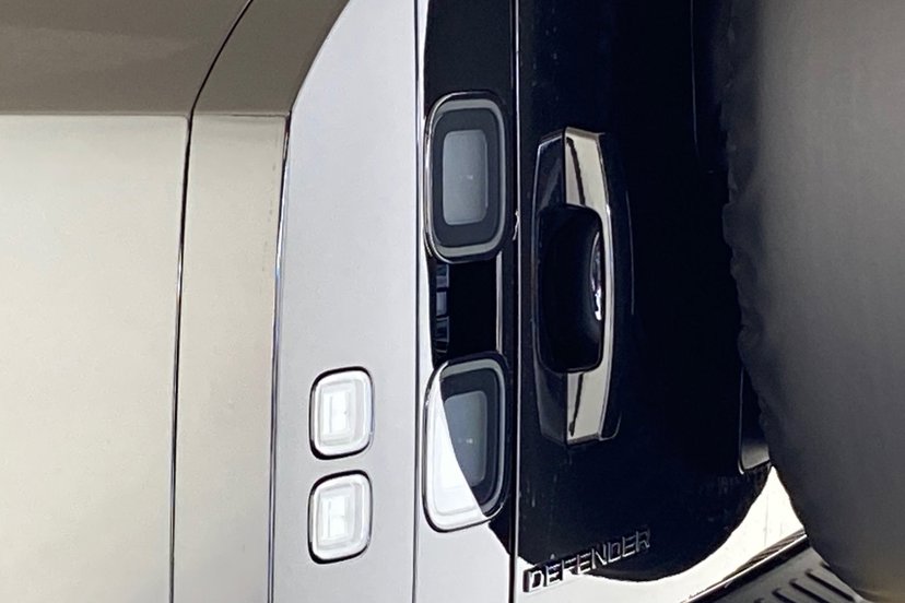 2026 Land Rover Defender thumbnail 20