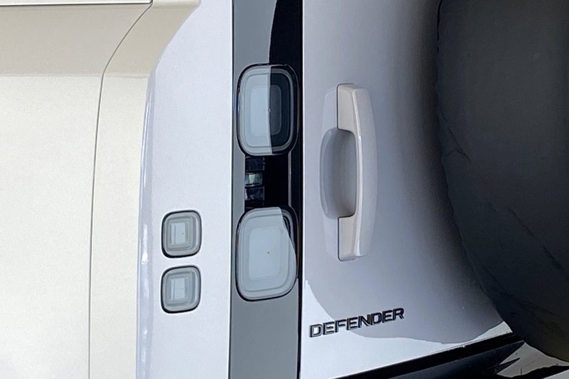 2026 Land Rover Defender thumbnail 20