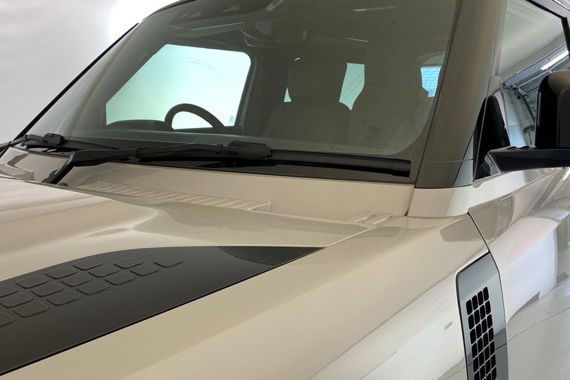 2026 Land Rover Defender thumbnail 21