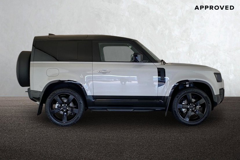 2026 Land Rover Defender thumbnail 6