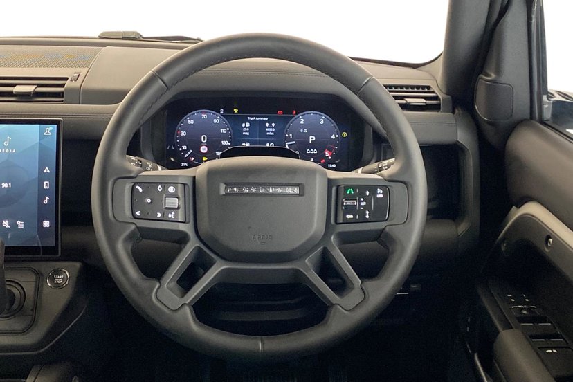 2026 Land Rover Defender thumbnail 16