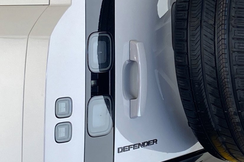 2026 Land Rover Defender thumbnail 20