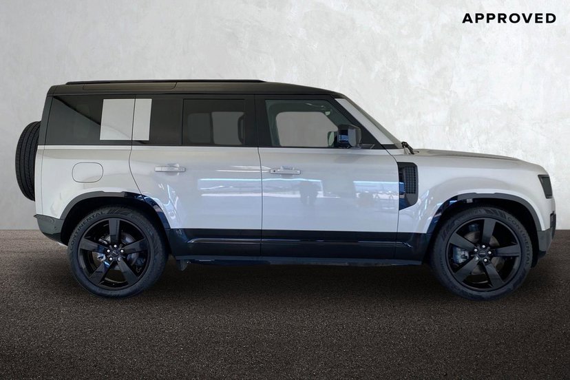 2026 Land Rover Defender thumbnail 6