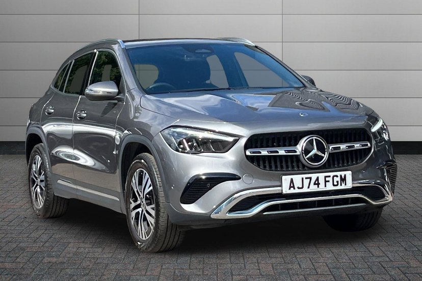 Mercedes-Benz GLA listing photo
