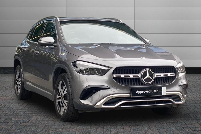 Mercedes-Benz GLA listing photo