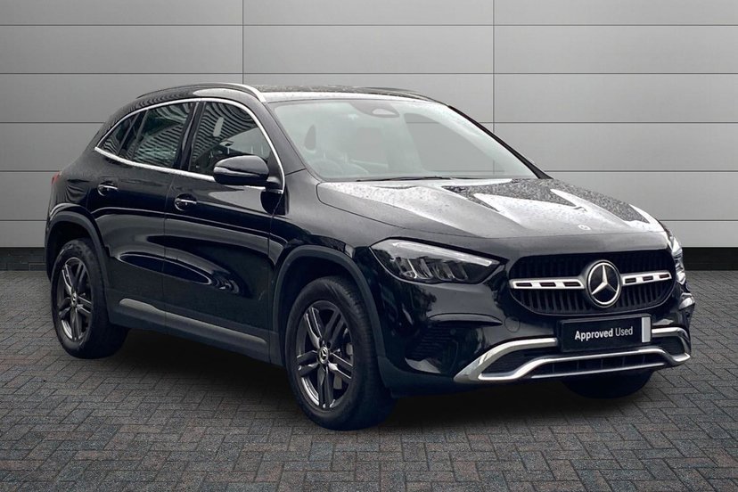 Mercedes-Benz GLA listing photo
